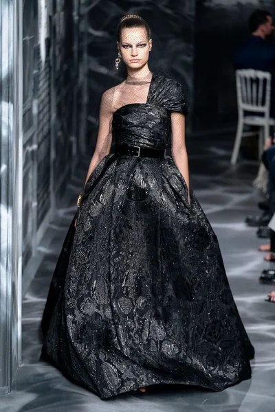 Look 48